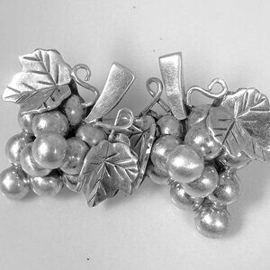 Elegant taxco 925 stamped sterling Silver Grape Cluster Earrings